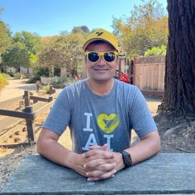 Raghu Ravinutala, AI Customer Service